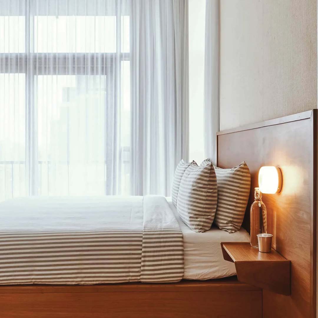 Modern Metal Glass Adjustable Tone Wall Light