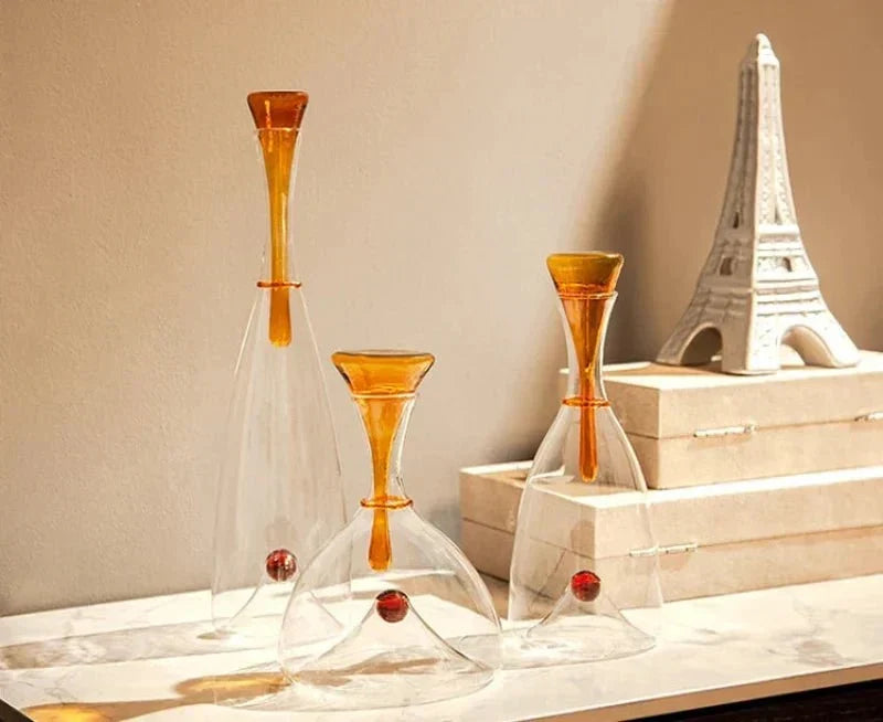 Hand Blown Curved Glass Wine Decanter With Sphere Stopper