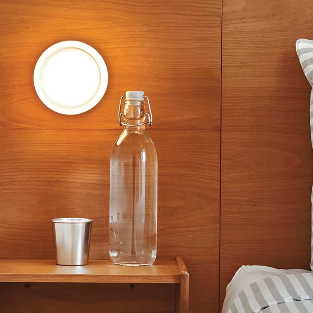 Modern Metal Glass Adjustable Tone Wall Light